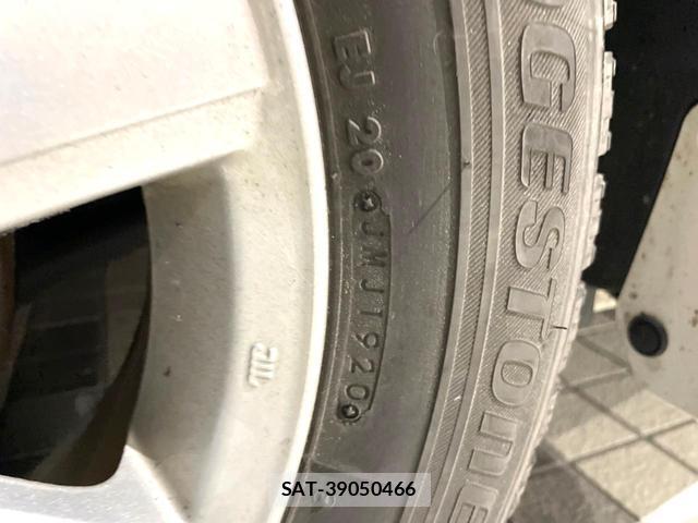 Toyota VOXY 2011-07 8222884-17