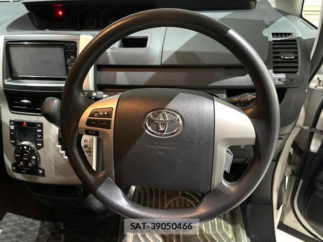 Toyota VOXY 2011-07 8222884-7
