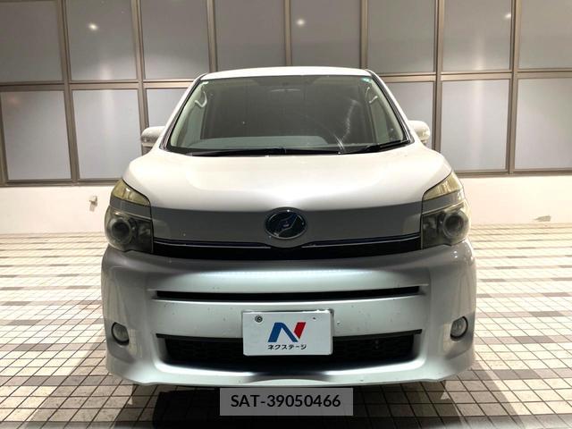 Toyota VOXY 2011-07 8222884-9