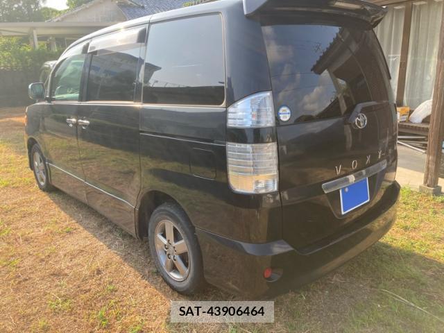 Toyota VOXY 2005-06 8223004-12