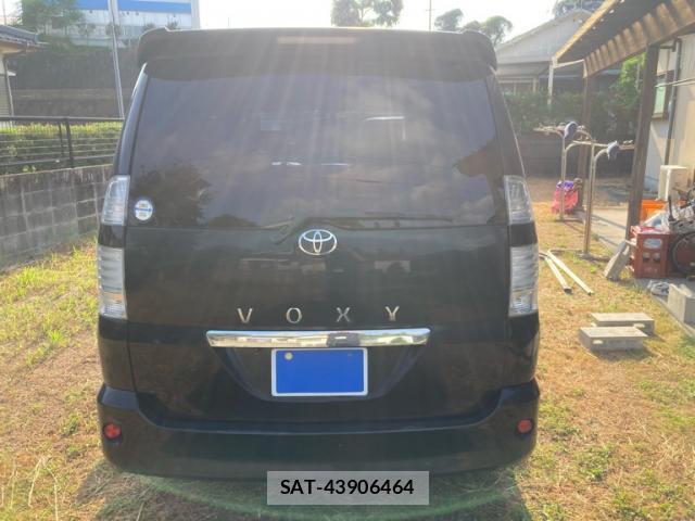 Toyota VOXY 2005-06 8223004-13