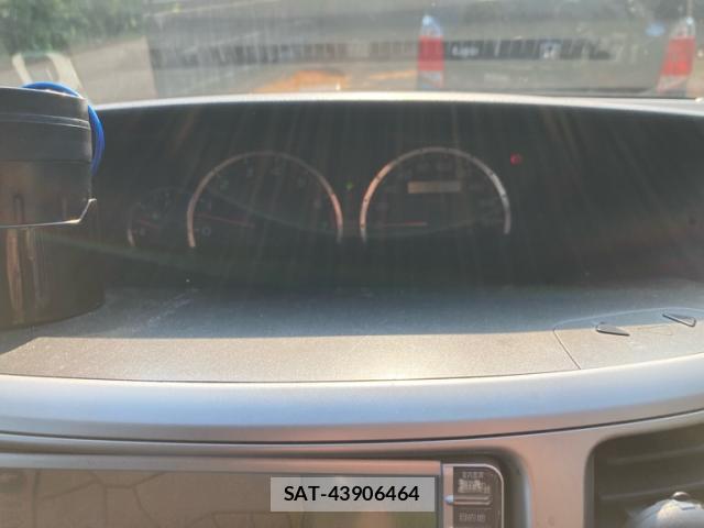 Toyota VOXY 2005-06 8223004-17