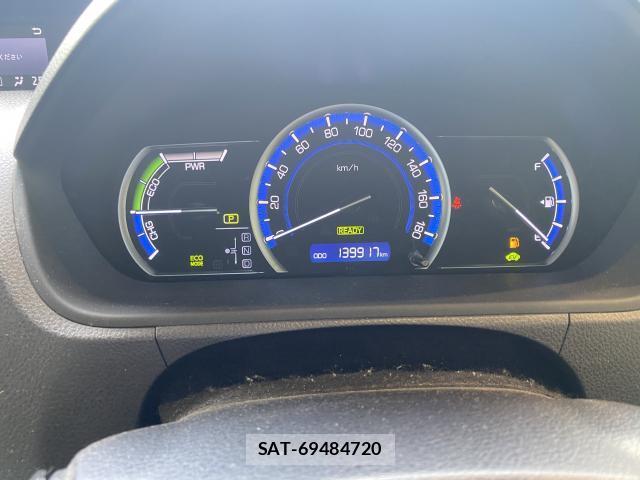 Toyota VOXY 2014-02 8223079-13