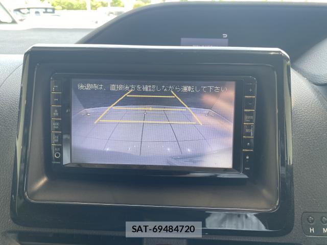 Toyota VOXY 2014-02 8223079-4