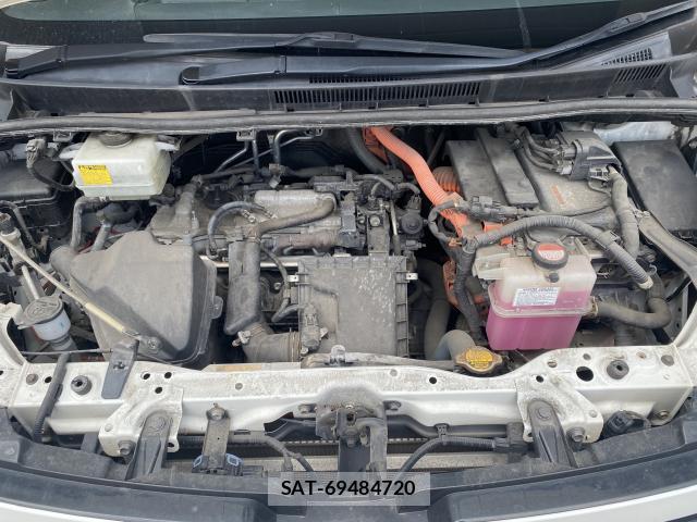 Toyota VOXY 2014-02 8223079-7