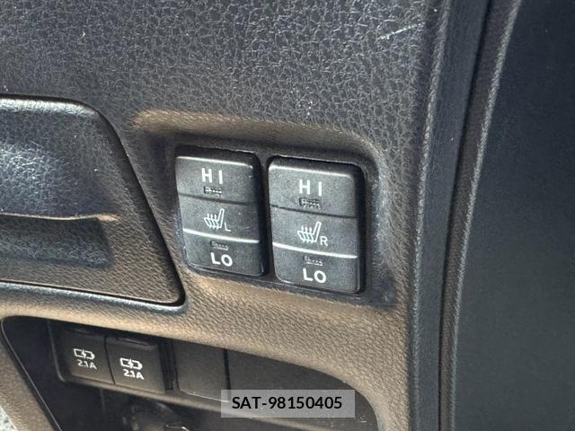 Toyota VOXY 2019-05 8223107-10