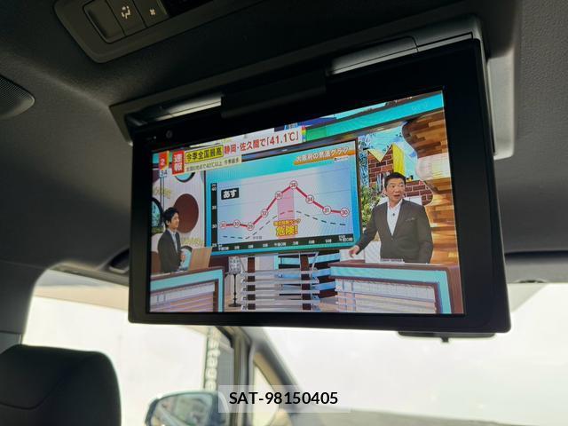 Toyota VOXY 2019-05 8223107-14