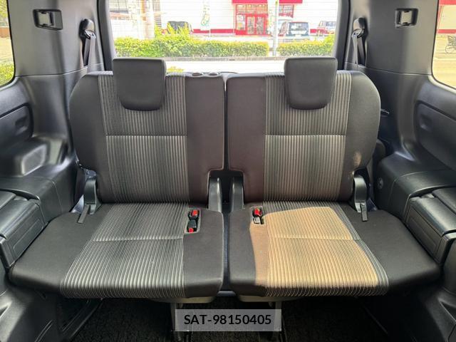 Toyota VOXY 2019-05 8223107-15