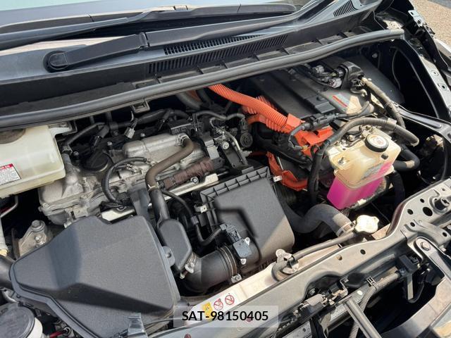 Toyota VOXY 2019-05 8223107-16