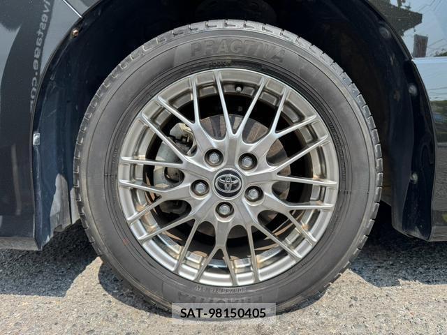 Toyota VOXY 2019-05 8223107-17