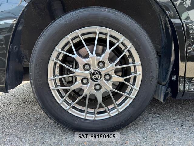 Toyota VOXY 2019-05 8223107-19