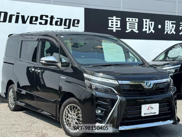 Toyota VOXY 2019-05 8223107-3