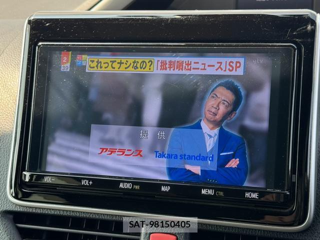 Toyota VOXY 2019-05 8223107-4