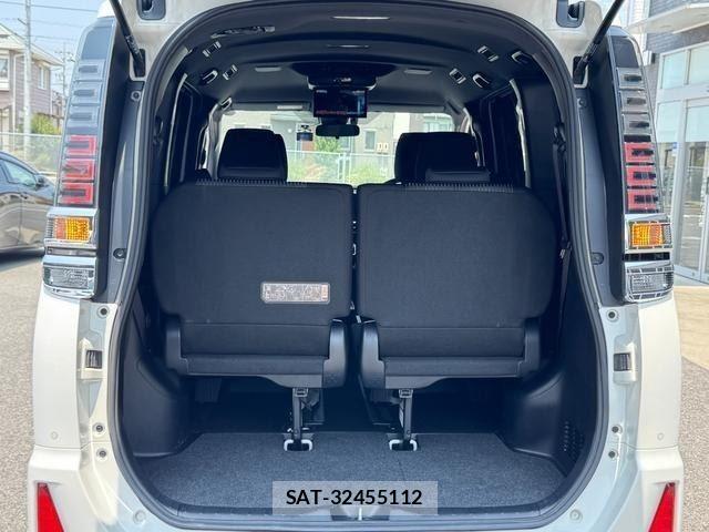 Toyota VOXY 2019-07 8223198-10
