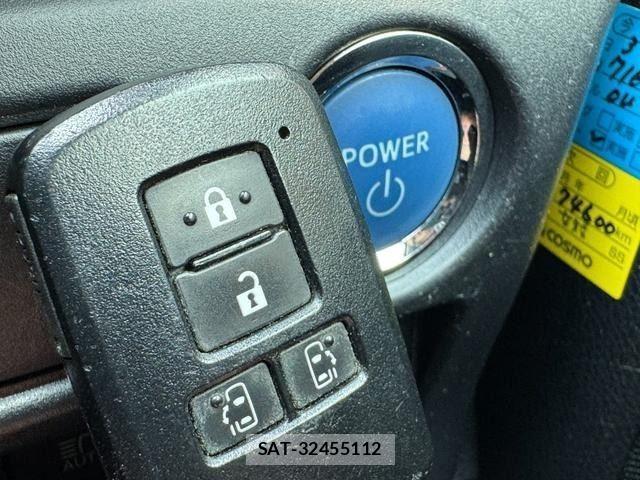 Toyota VOXY 2019-07 8223198-14