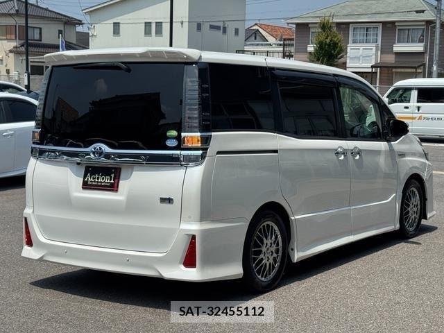 Toyota VOXY 2019-07 8223198-5