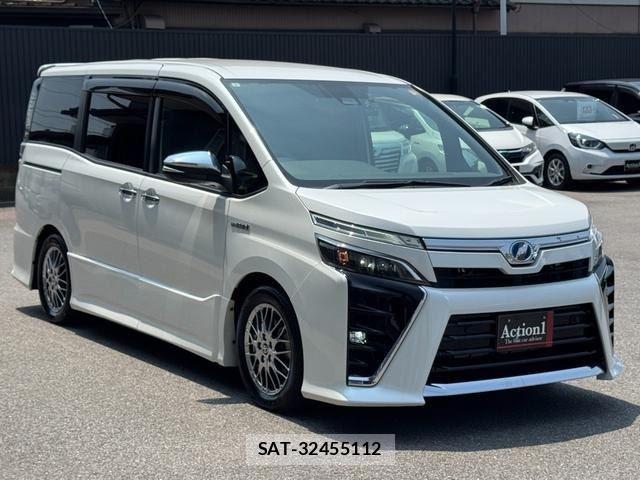 Toyota VOXY 2019-07 8223198-6