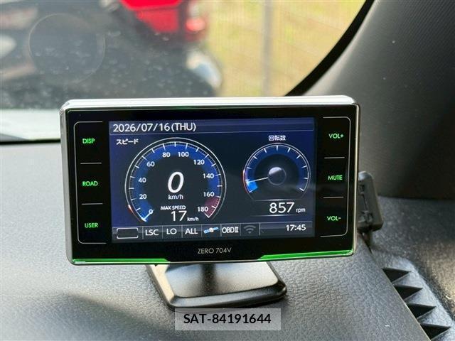 Toyota VOXY 2018-01 8223201-14