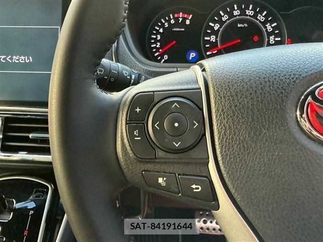 Toyota VOXY 2018-01 8223201-7