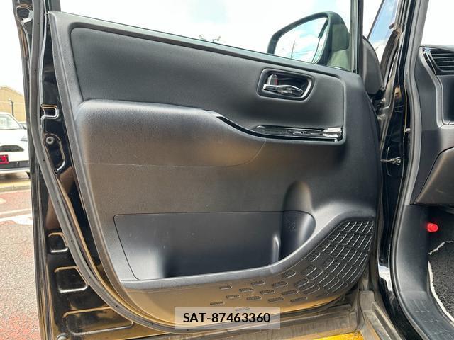 Toyota VOXY 2018-05 8223253-10