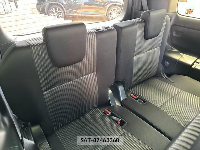 Toyota VOXY 2018-05 8223253-19