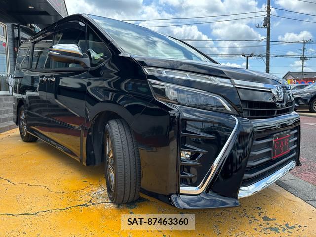 Toyota VOXY 2018-05 8223253-2