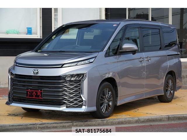 Toyota VOXY 2023-08 8223262-19