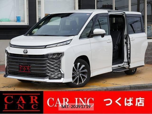 Toyota VOXY 2023-08 8223267-0