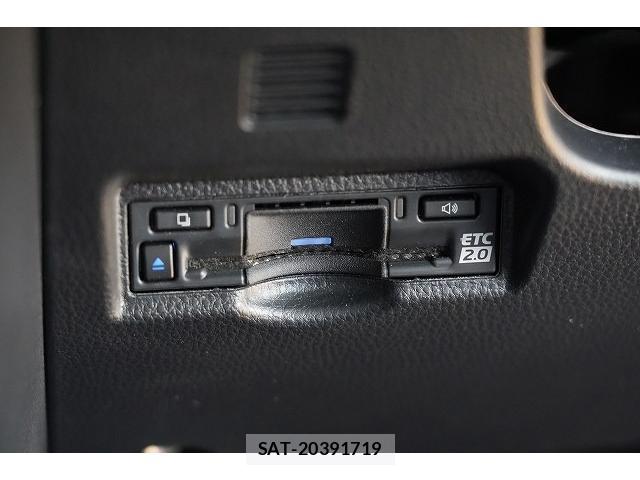 Toyota VOXY 2023-08 8223267-10