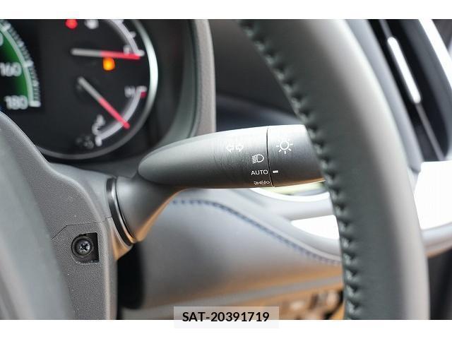 Toyota VOXY 2023-08 8223267-11