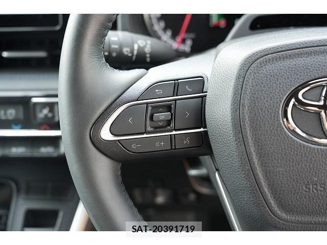 Toyota VOXY 2023-08 8223267-12