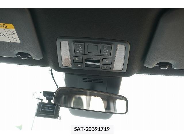 Toyota VOXY 2023-08 8223267-15