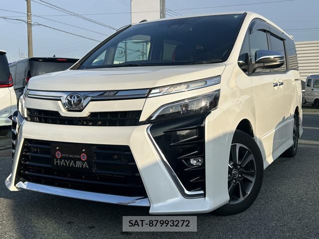 Toyota VOXY 2021-06 8223311-0