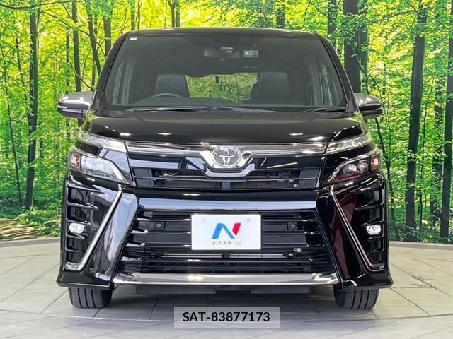 Toyota VOXY 2021-03 8223519-14