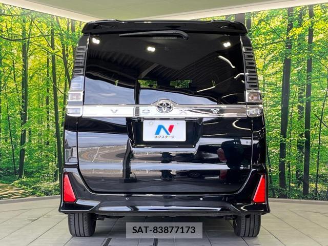 Toyota VOXY 2021-03 8223519-15