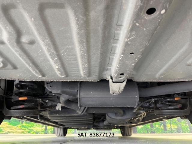 Toyota VOXY 2021-03 8223519-18
