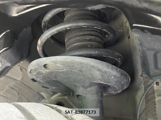 Toyota VOXY 2021-03 8223519-19