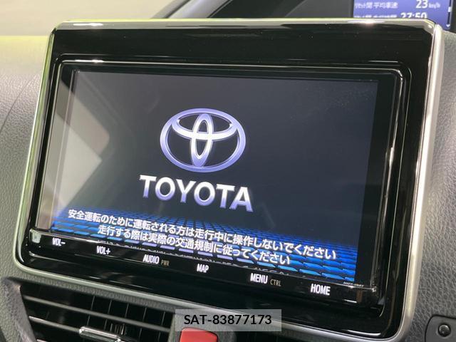 Toyota VOXY 2021-03 8223519-3