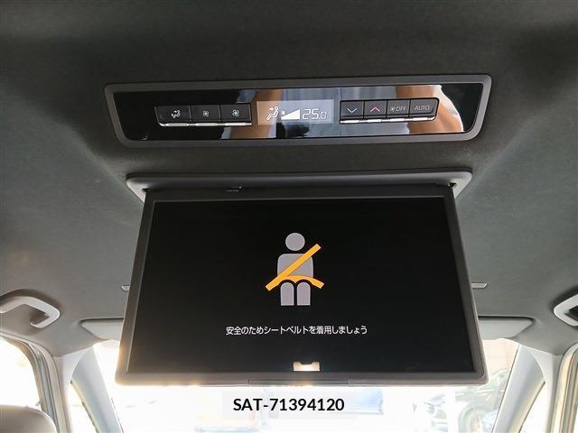 Toyota VOXY 2022-04 8223732-1