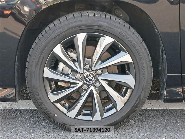 Toyota VOXY 2022-04 8223732-12