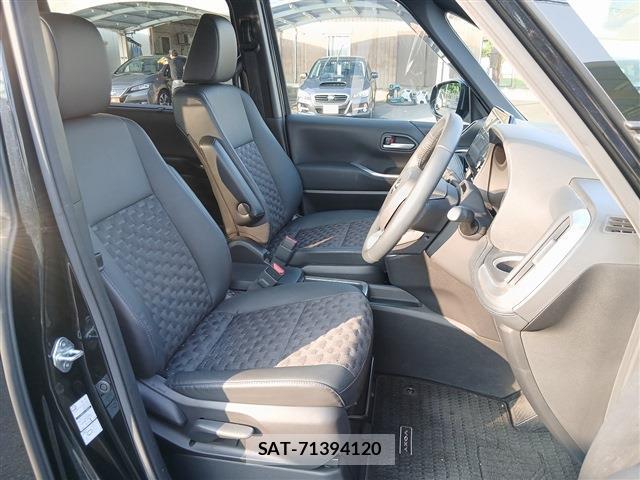 Toyota VOXY 2022-04 8223732-13