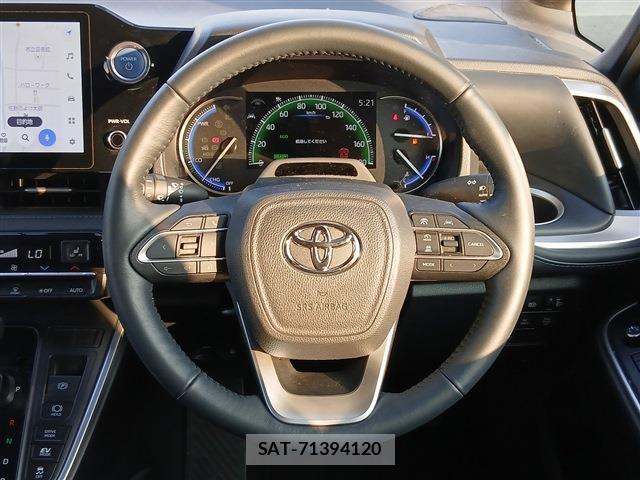 Toyota VOXY 2022-04 8223732-17