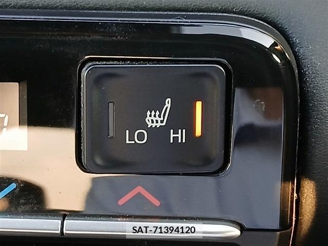 Toyota VOXY 2022-04 8223732-5
