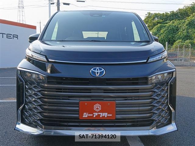 Toyota VOXY 2022-04 8223732-6