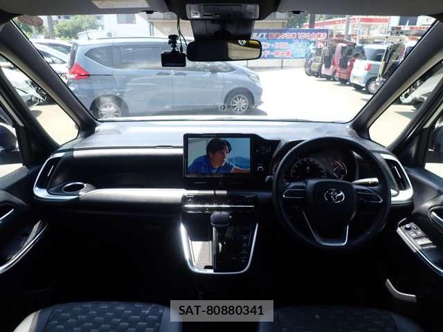 Toyota VOXY 2024-07 8223829-1