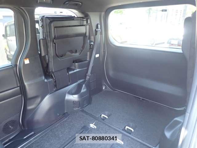 Toyota VOXY 2024-07 8223829-11