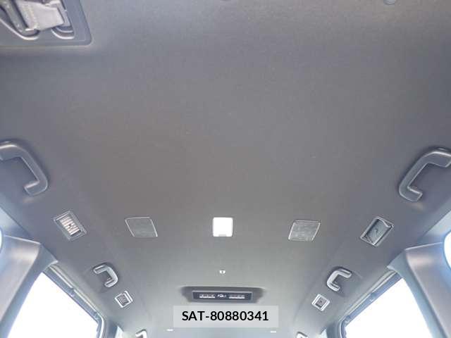 Toyota VOXY 2024-07 8223829-15