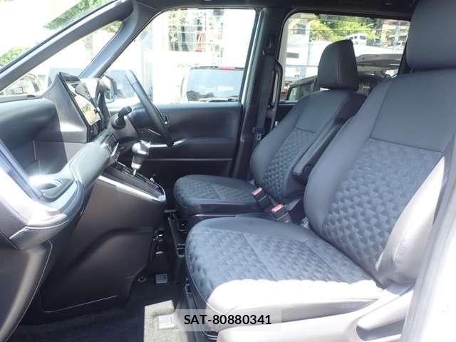 Toyota VOXY 2024-07 8223829-3