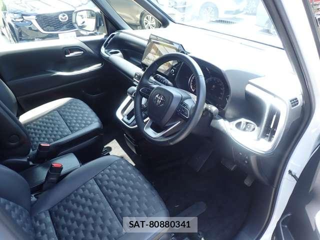 Toyota VOXY 2024-07 8223829-6