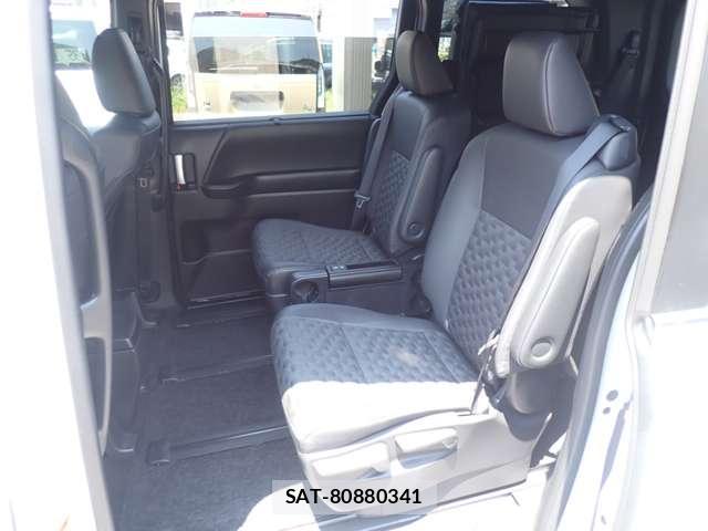 Toyota VOXY 2024-07 8223829-7